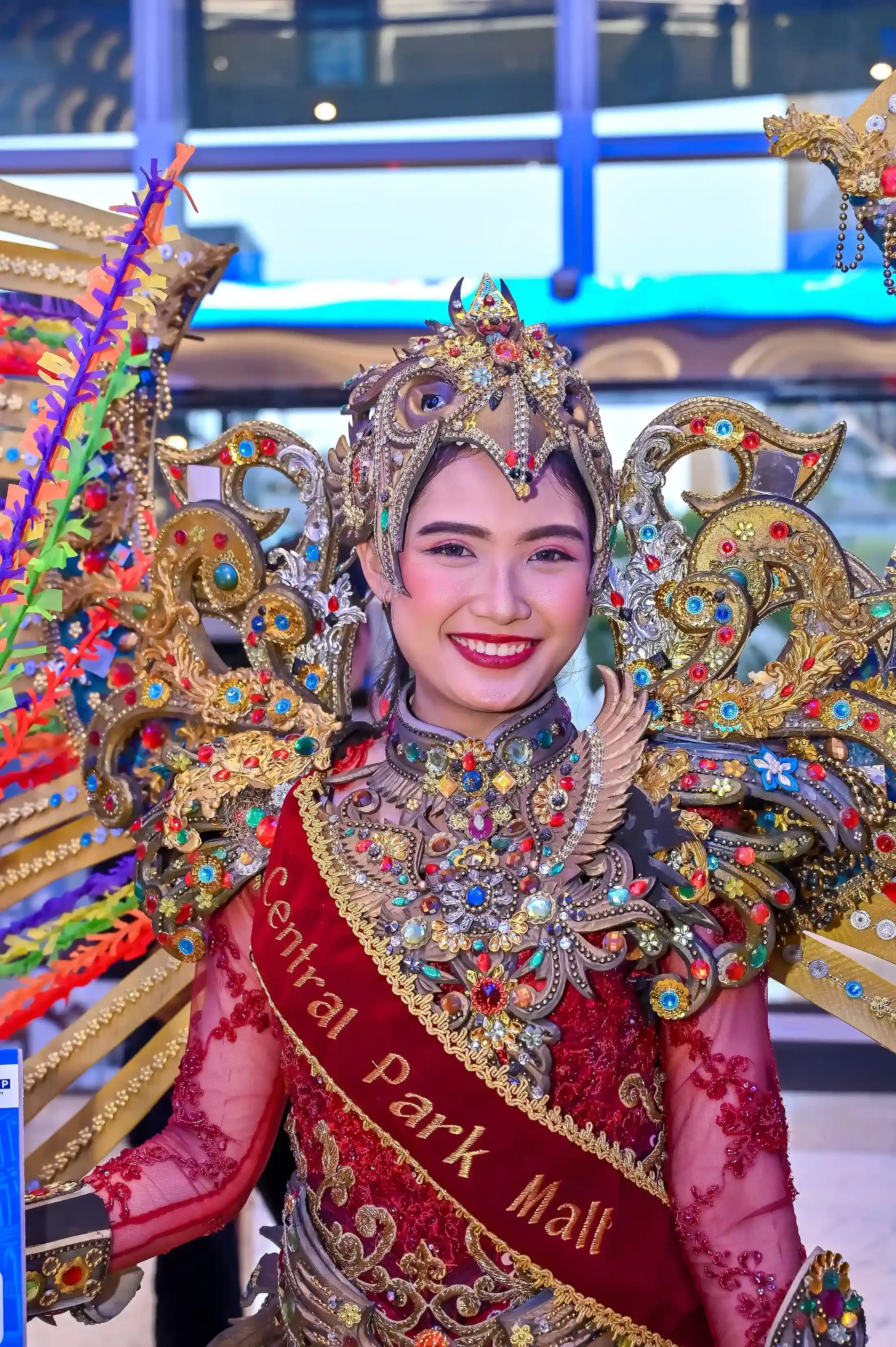 Peserta Defile Mall dari Central Park Mall